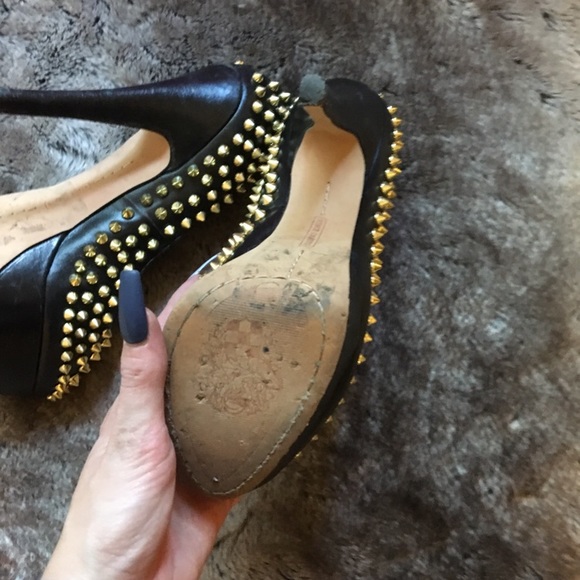 Host Pick |Vince Camuto - Picture 5 of 5